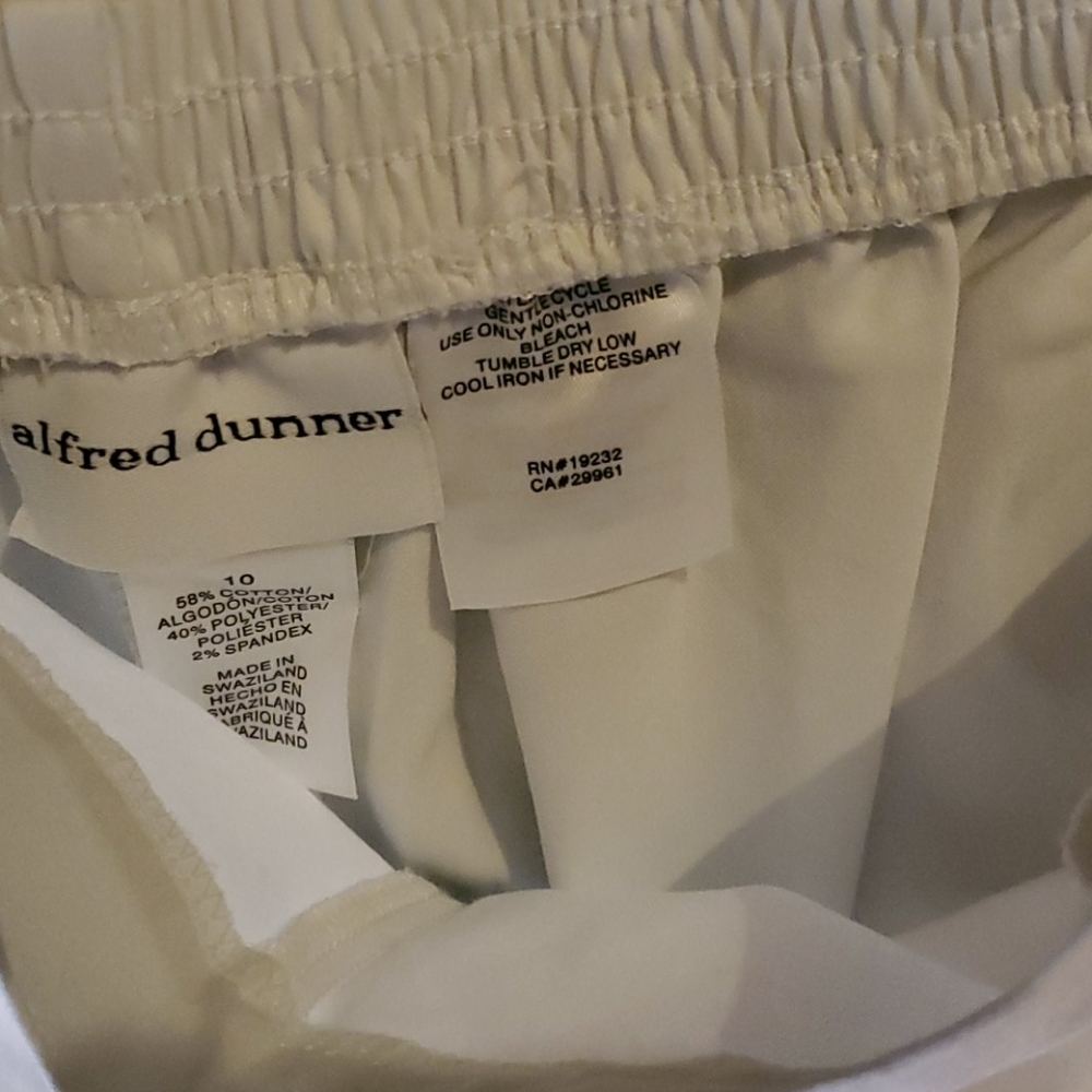 Alfred dunner white shorts pants